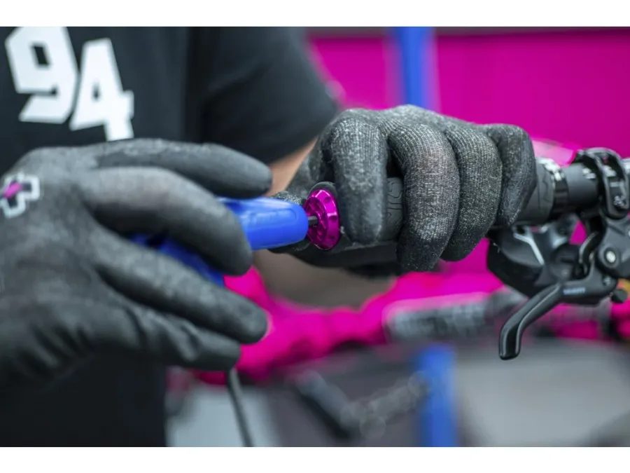 Vychytané zátky do řidítek MUC-OFF STEALTH TUBELESS PUNCTURE PLUG