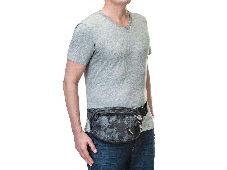 Ledvinka PACSAFE VIBE 100 jet black