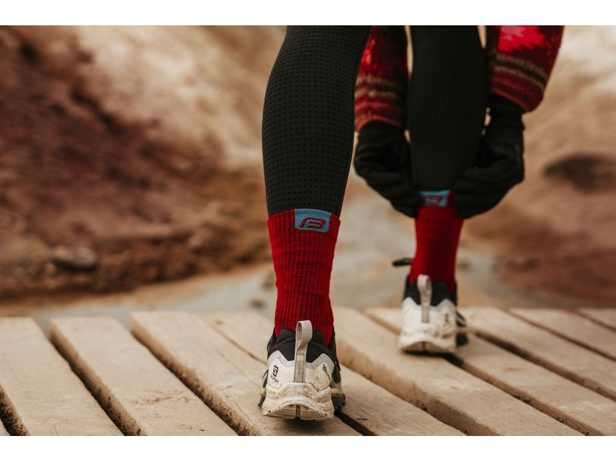 Dlouhé ponožky FORCE NORTH, červeno-modré