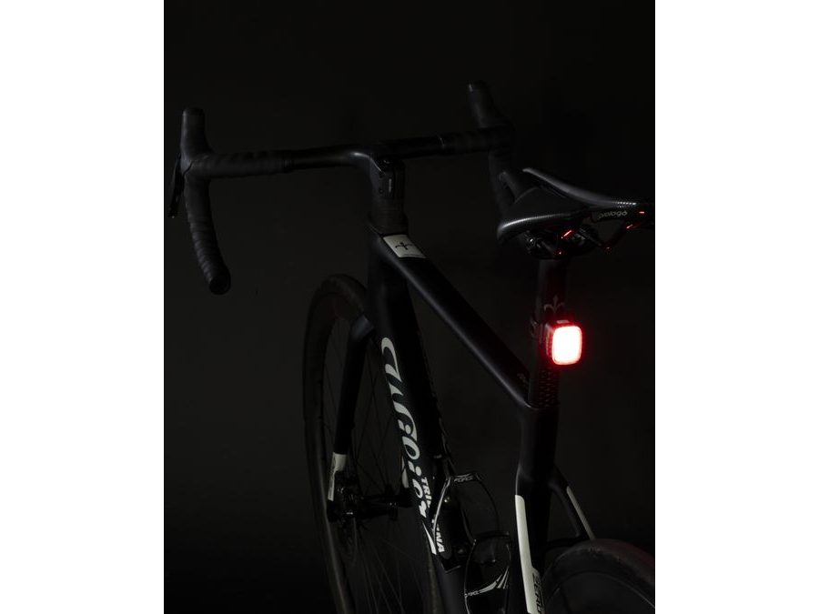 Zadní blikačka FORCE NUB 50 LM, 24 LED, USB