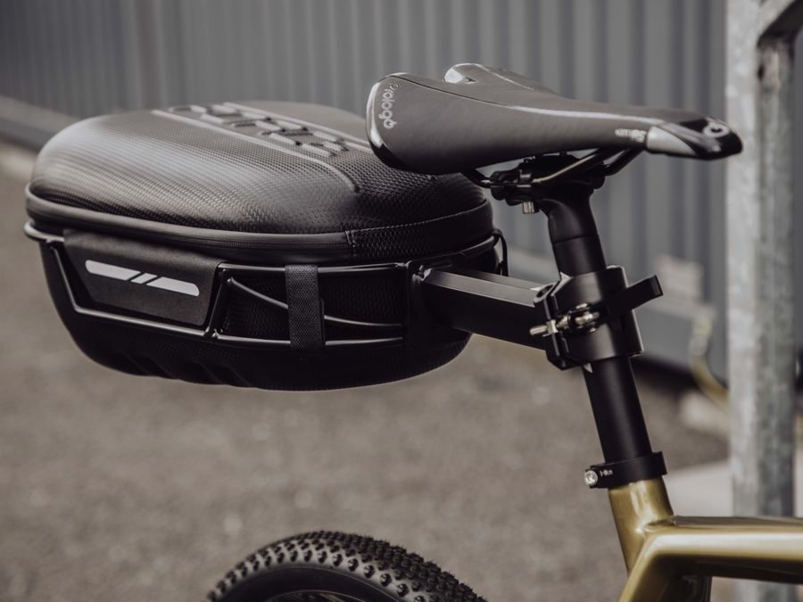 Brašna pod sedlo FORCE CRUST XL s držákem, černá