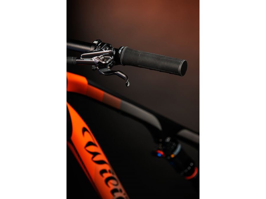 madla FORCE FIXX, jištěná, černo-štříbrná, balená