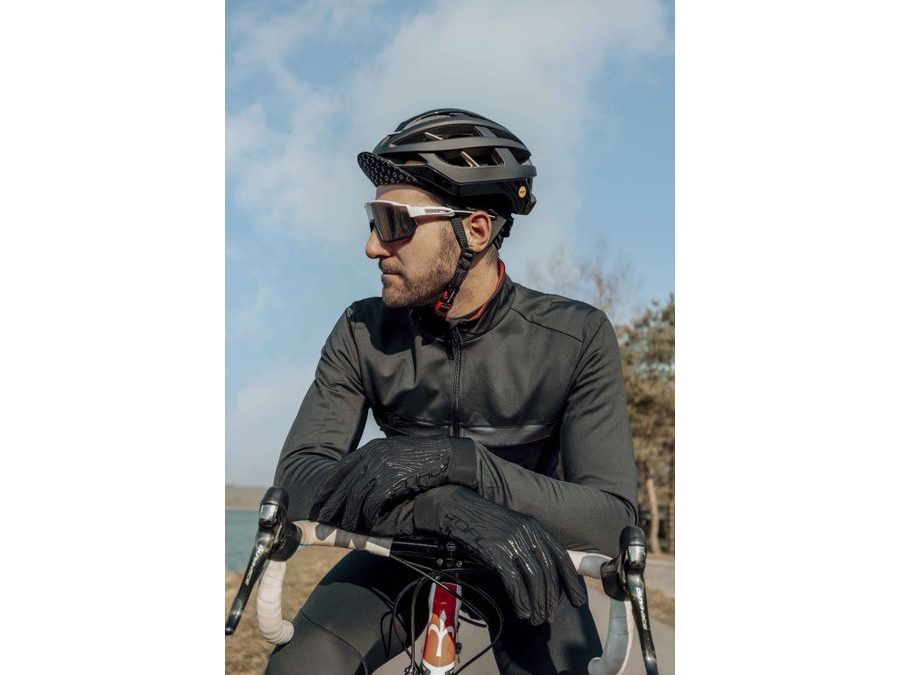 Helma FORCE LYNX MIPS, černá mat-lesk