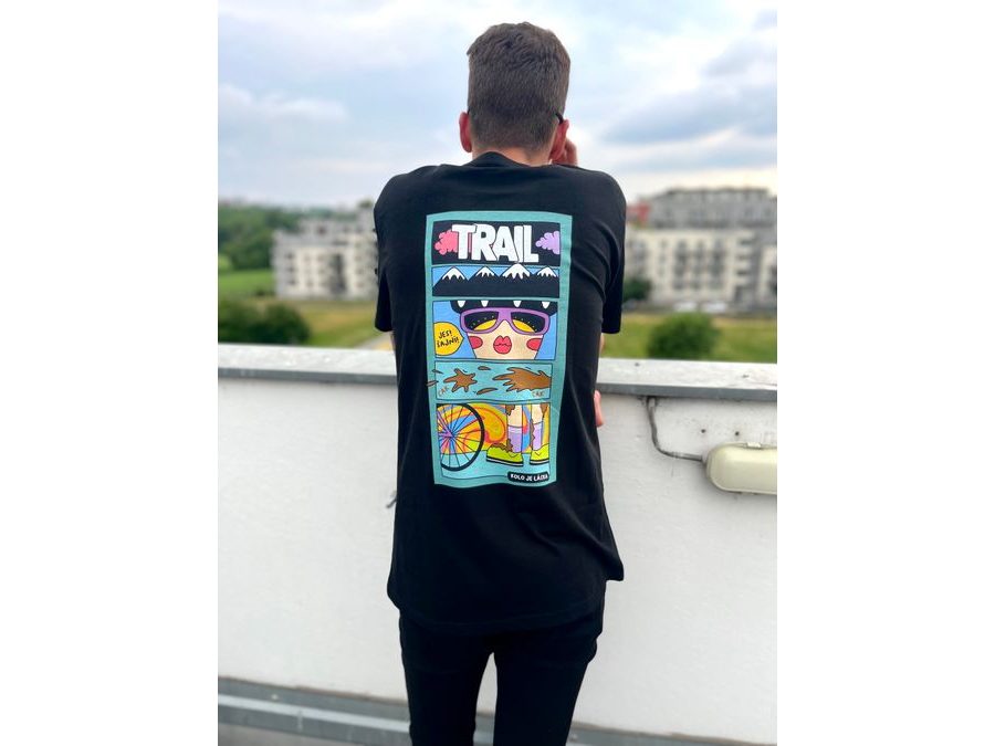 Tričko s krátkým rukávem Kolo je láska JES ŠAJNÍ UNI, černá