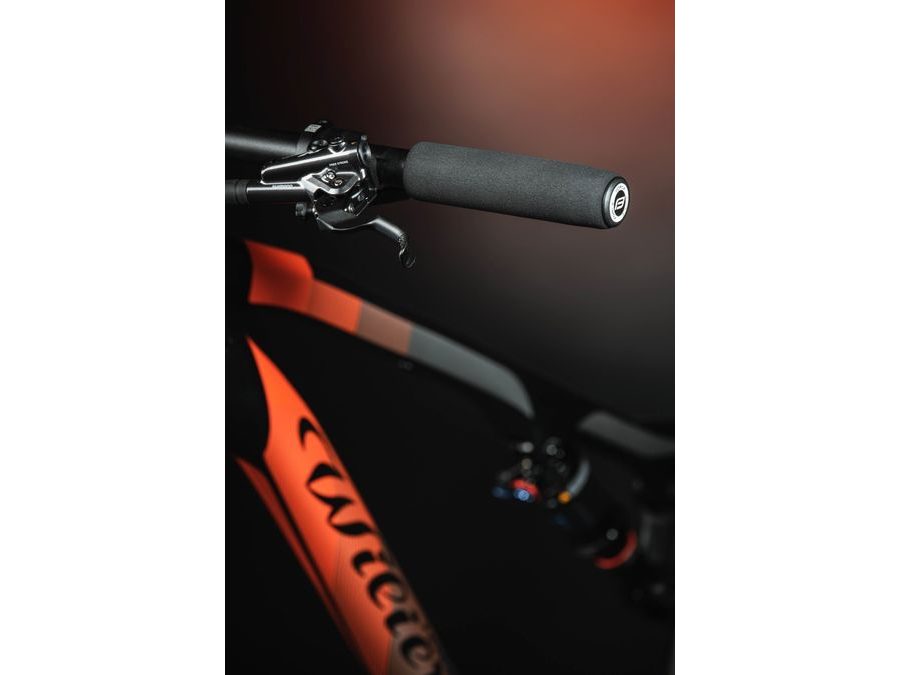 Gripy FORCE pěnová celokulatá, černá, balená