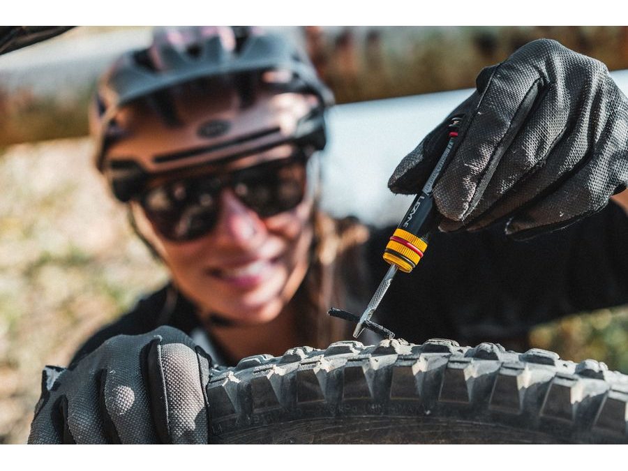 Multiklíč LEZYNE TUBELESS INSERT KIT BLACK