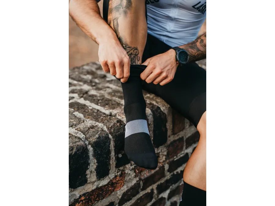 Dlouhé ponožky na kolo Kolo je Láska It Is Watt It Is, černá