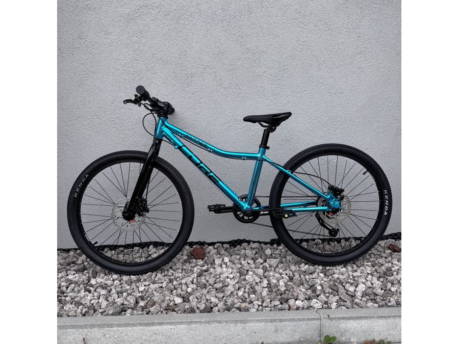 Dětské kolo Core Nipper 24" , jednopřevodník, hydraulické brzdy MT-200, chromovaný modrý, 2026