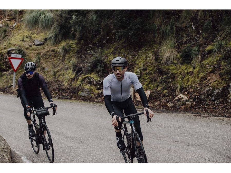 Návleky na ruce FORCE RACE, lepené, černé