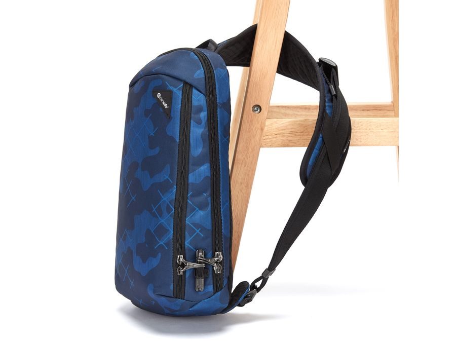 Ledvinka PACSAFE VIBE 325 SLING PACK jet black