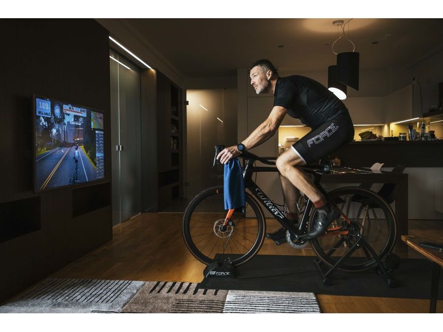 trenažér FORCE DRILL MAGNETIC 400watt Fe, černý