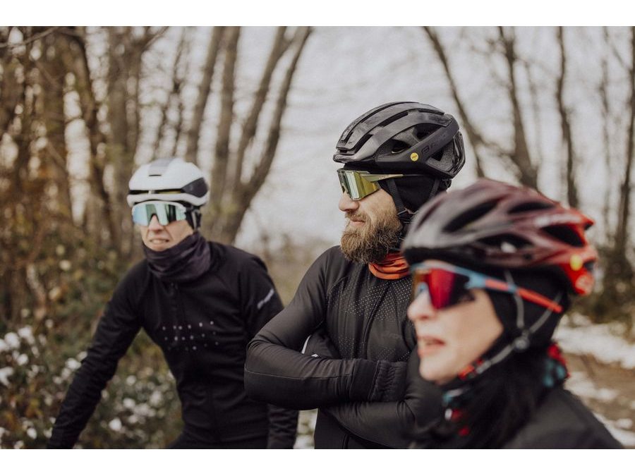 Městská helma FORCE NEO MIPS, černá mat-lesk