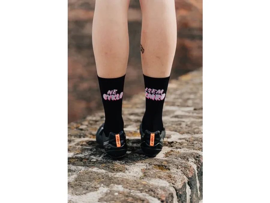 Ponožky na kolo Kolo je Láska Nejsem Cyklozmrd - černá