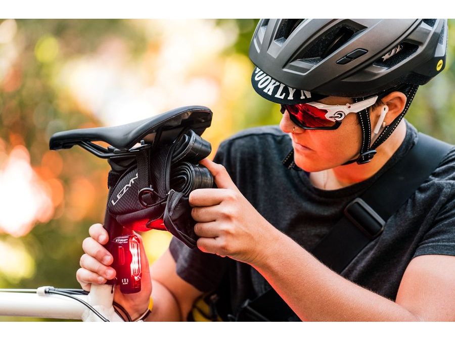 Brašna pod sedlo LEZYNE BAG M-CADDY BLACK / BLACK