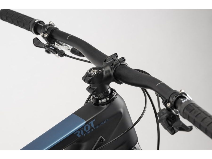 Celoodpružené kolo GHOST Riot Trail CF 150/140 Full Party