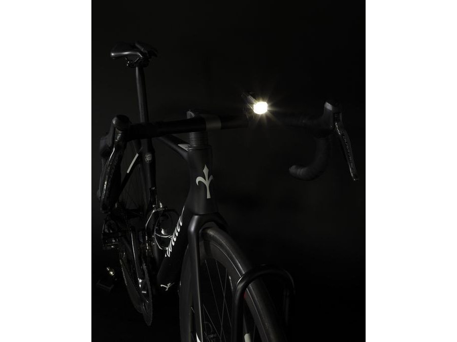 Světlo přední FORCE SHARK 500LM USB, černé