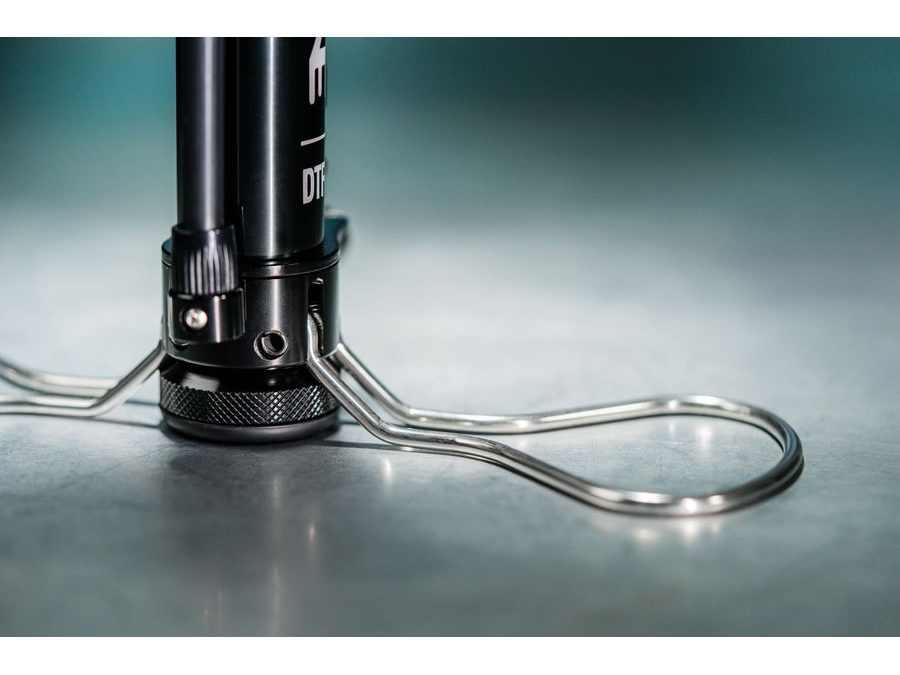 Dílenská hustilka LEZYNE PUMP FLOOR DIGITAL TRAVEL FLOOR DRIVE BLACK