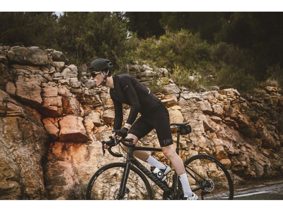 Pánské kraťasy se šráky a vložkou FORCE BRIGHT, černé