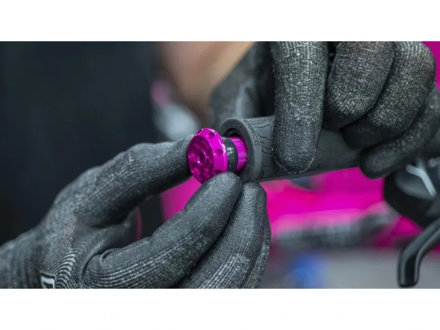 Vychytané zátky do řidítek MUC-OFF STEALTH TUBELESS PUNCTURE PLUG