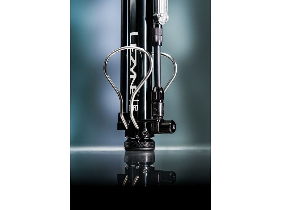 Dílenská hustilka LEZYNE PUMP FLOOR DIGITAL TRAVEL FLOOR DRIVE BLACK