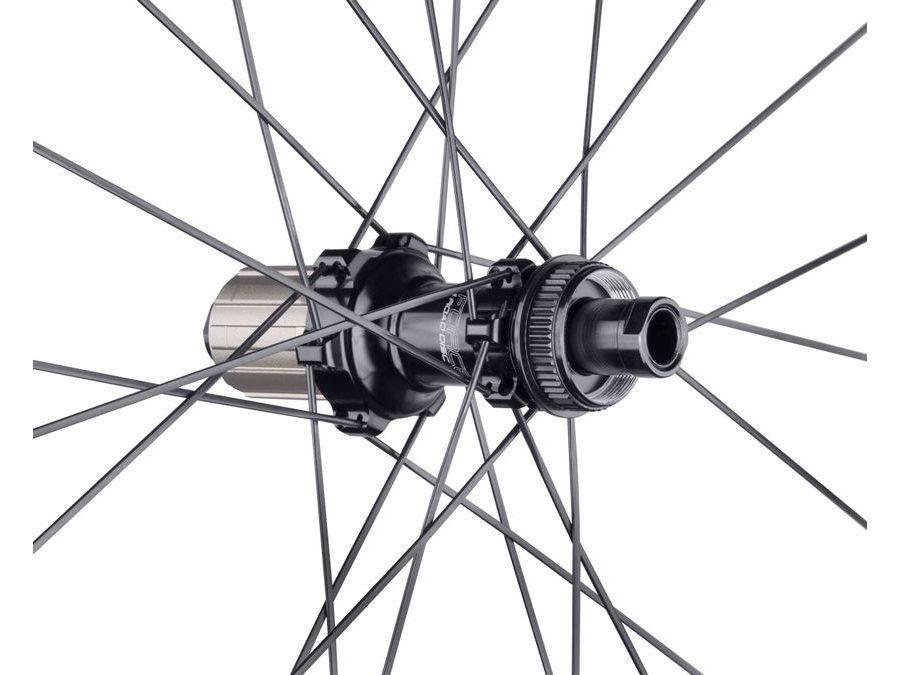 Zadní silniční kolo FORCE TEAM SP KARBON DISC SH 40 plášťové