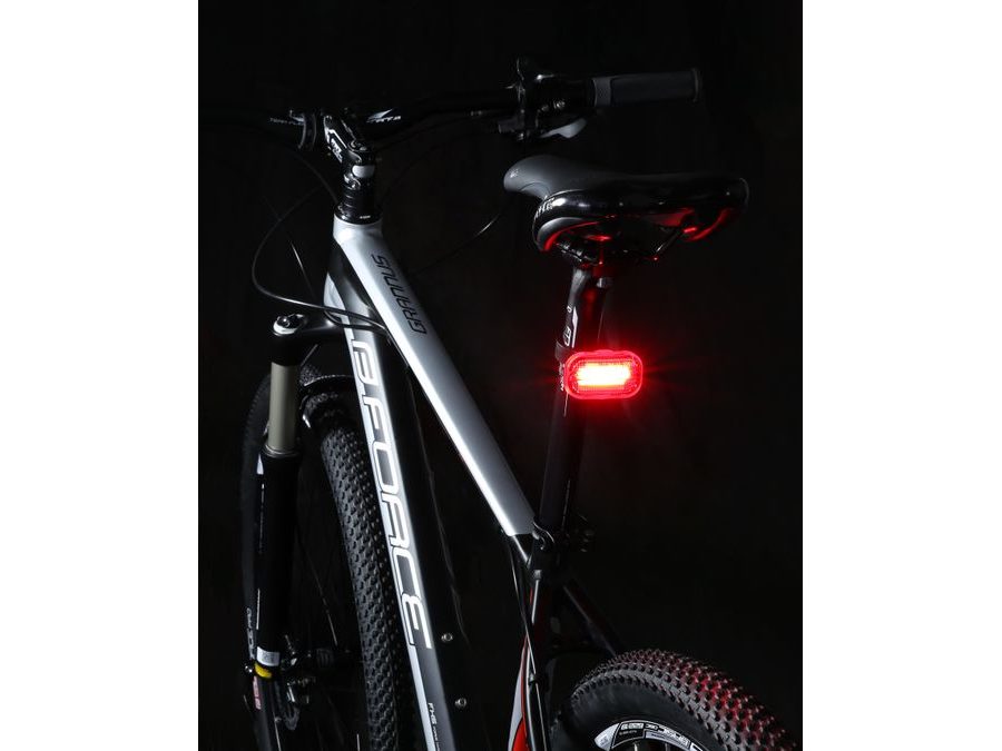 Zadní blikačka Force COB 15 diod + baterie