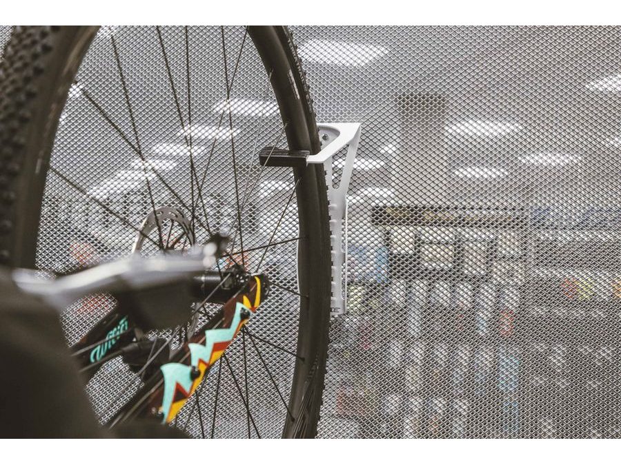 Držák kola Force na zeď za přední kolo Fe, bílý