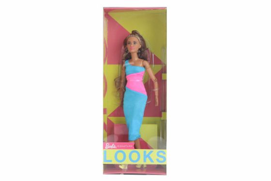 Barbie Looks brunetka s culíkem HJW82