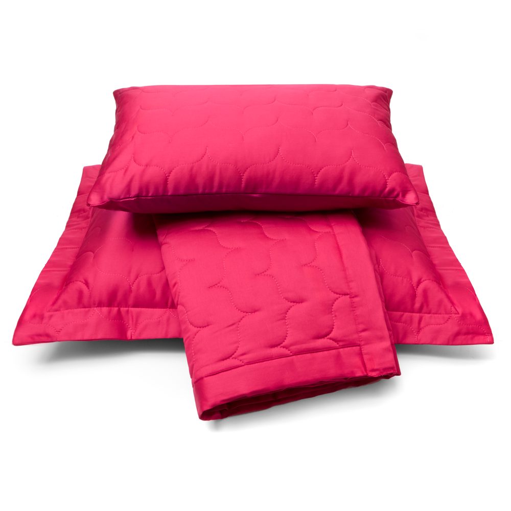 Levně Vandyck Luxusní saténový přehoz na postel Raspberry - malinová