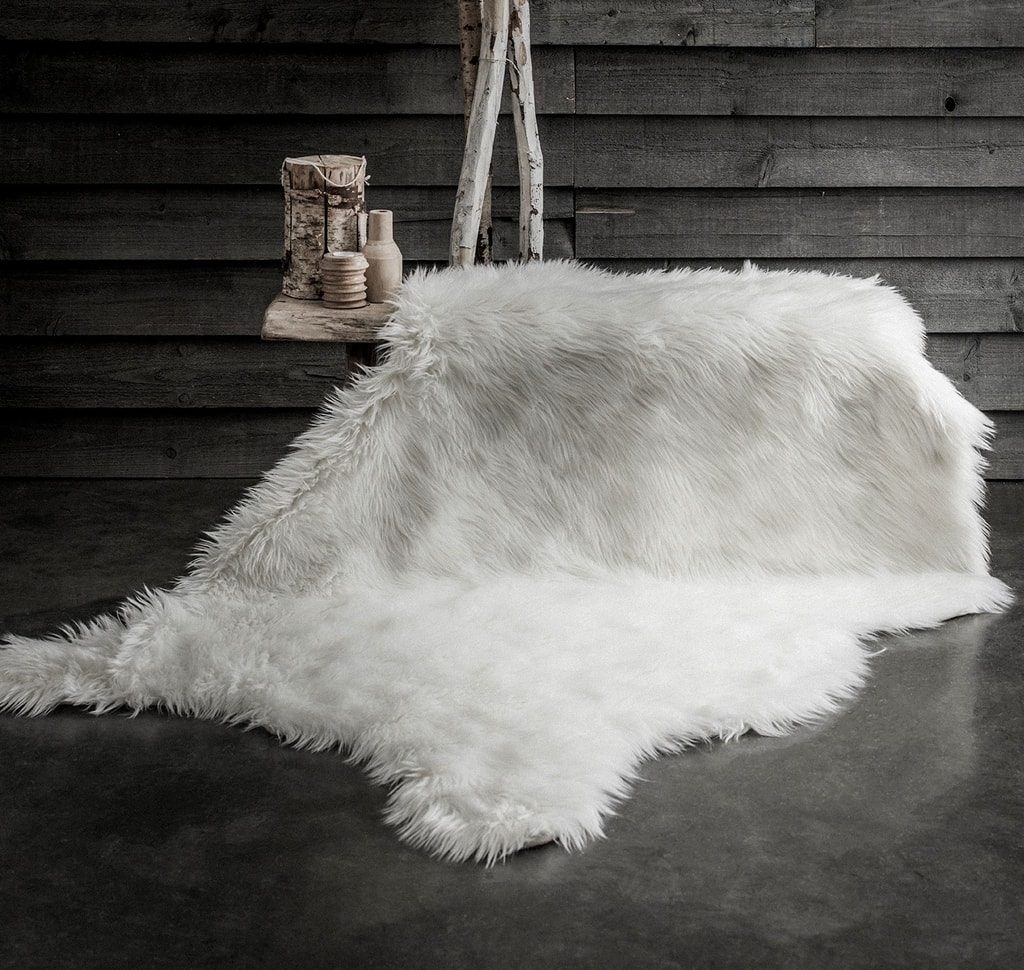 HOMEVILLE.cz - TODAY WINTER SPIRIT koberec kožešina XXL 120x180 cm bílá -  TODAY - Koberce - Bytový textil - trendy living