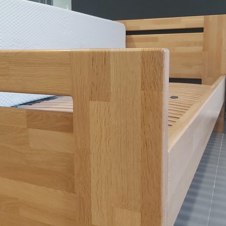 Dubová postel Grandioso Plus 4 cm masiv cink - výstavní kus