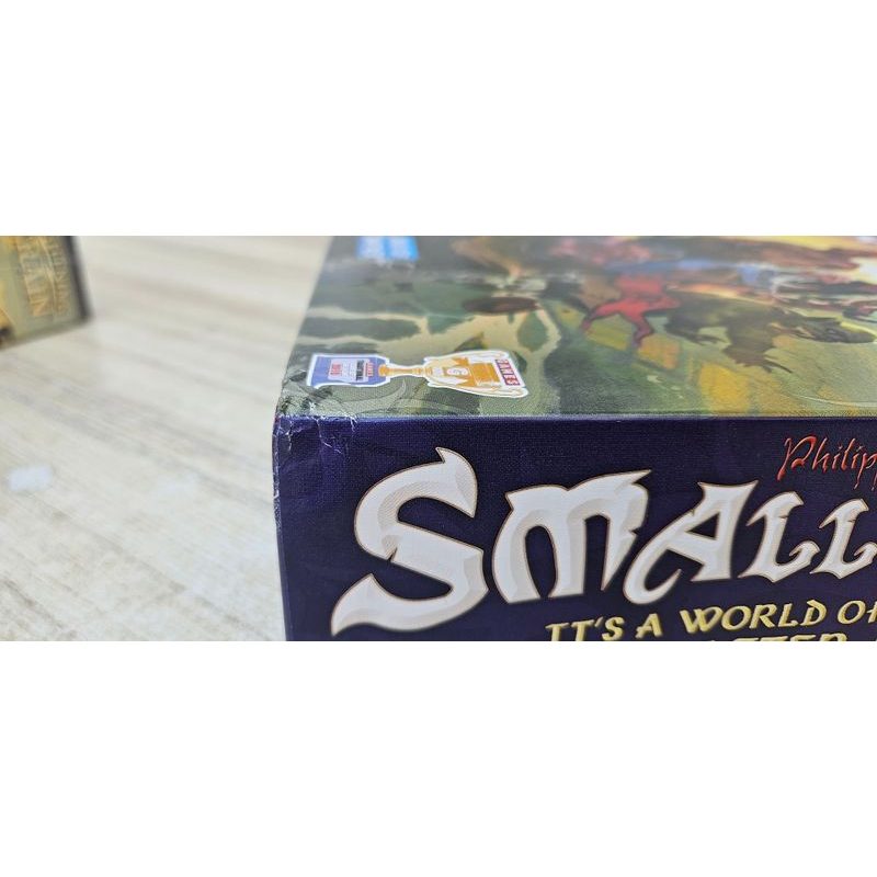Small World (poškozený obal)
