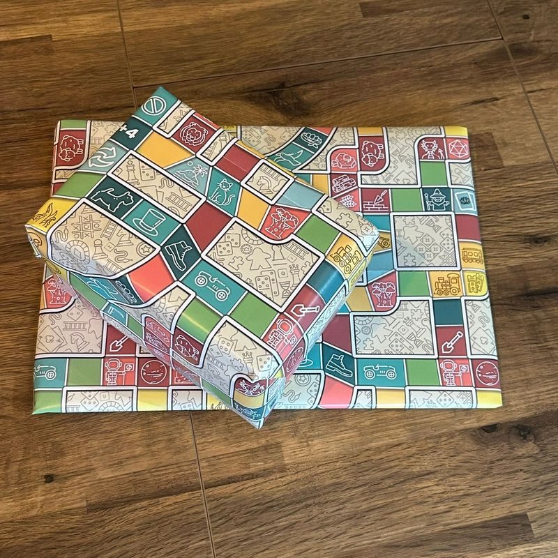 Dárkový balící papír - poznejte hru