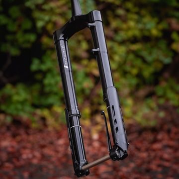 Vidlice Intend Edge Blackline 150-180mm