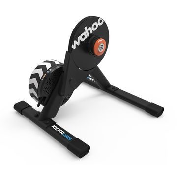 Trenažer Wahoo Kickr CORE 2 Zwift Cog and Click