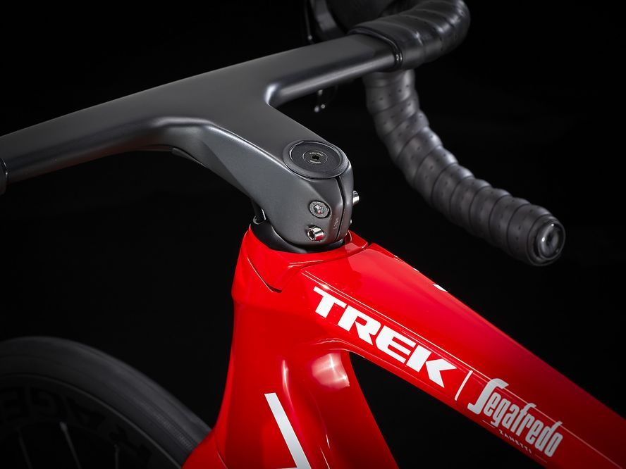 Trek Émonda SLR 6 eTap (Navy Carbon Smoke/Viper Red)