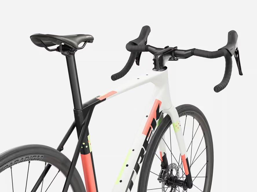 Trek Domane SL 5 Gen 5 (Matte Era White/Deep Smoke)
