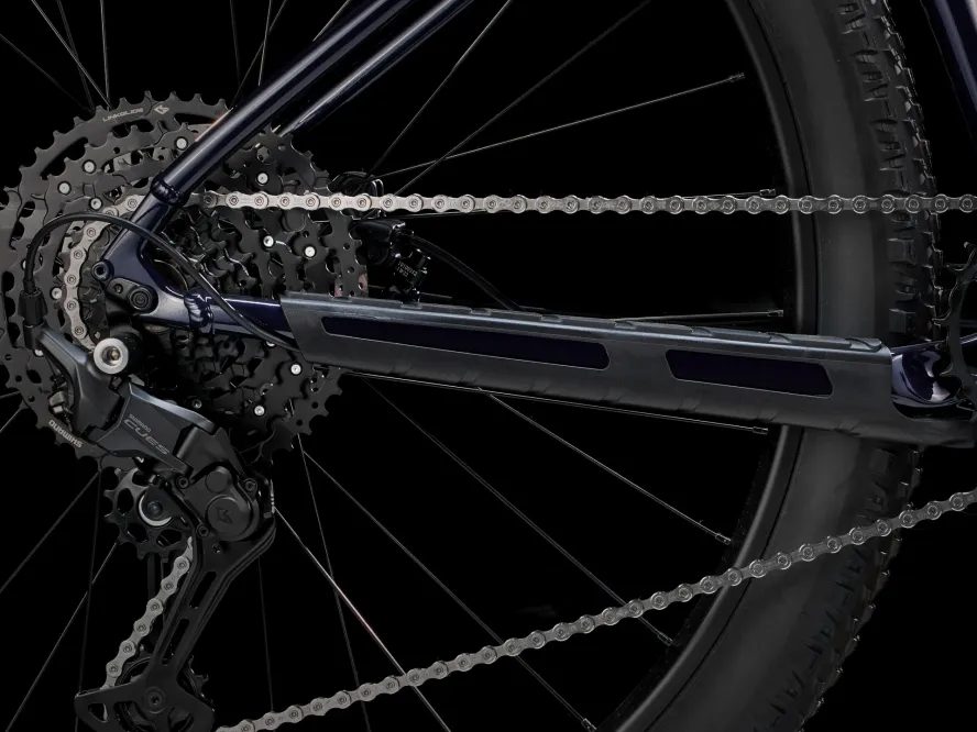 Trek Marlin 6 Gen 3 (Rage Red to Deep Dark Blue Fade)