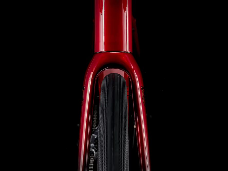 Domane AL 2 Gen 4 (Crimson to Dark Carmine Fade)