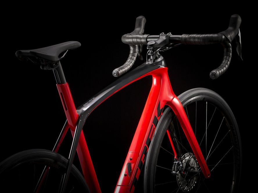 Trek Domane SL 6 (červená/černá) 2020