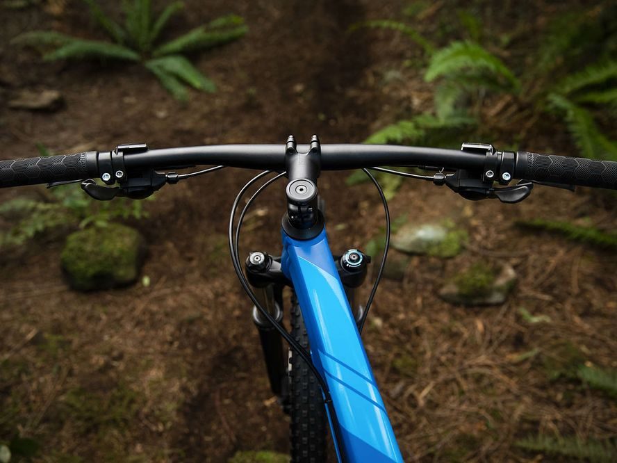 Trek X-Caliber 7 (modrá) 2019