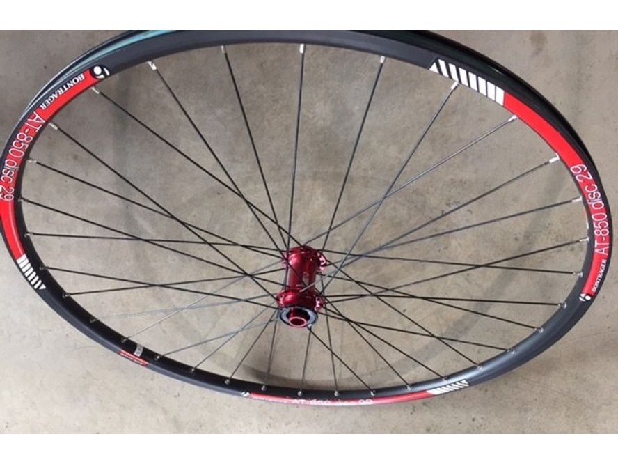 Zapletené kolo 29" Bontrager AT-850 přední disc