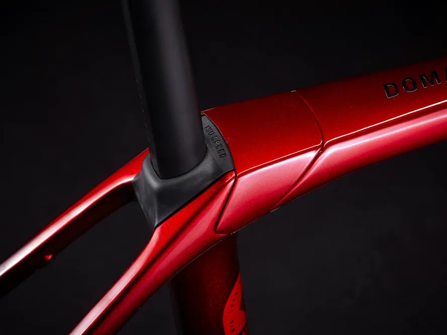 Trek Domane SLR 6 Gen 4 (Metallic Red Smoke to Blue Smoke Fade)