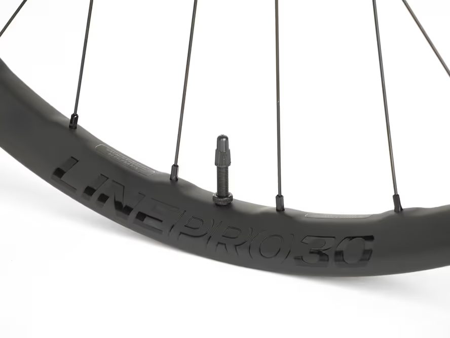 Zapletená kola 29" Bontrager Line Pro 30 TLR Boost 2026