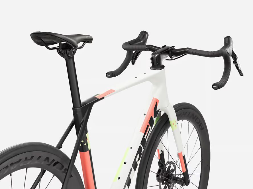 Trek Domane SL 7 AXS 1x Gen 5 (Matte Era White/Deep Smoke)