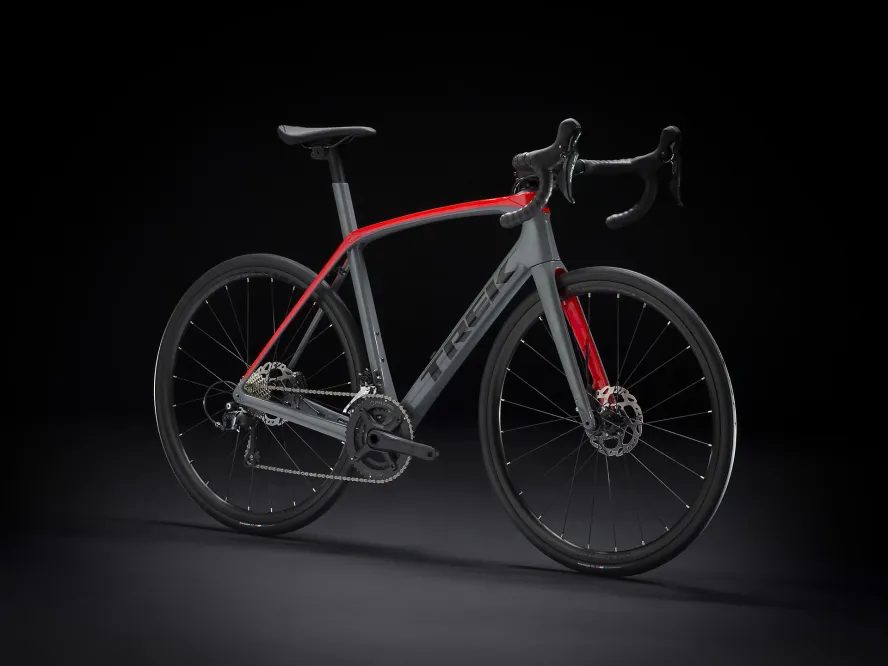 Trek Domane SL 4 (šedá/červená) 2020