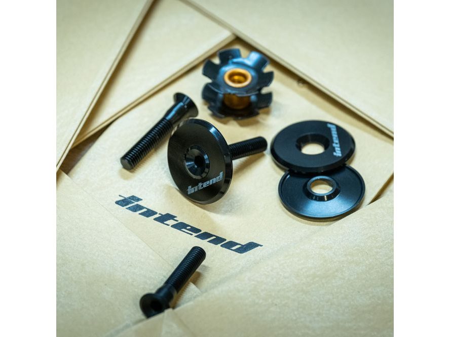 Víčko hlavového složení Intend Blackline Dandy