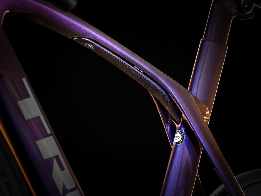 Trek Madone SLR 6 disc (antracit/purpurová) 2020