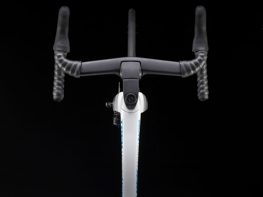 Trek Madone SLR 6 disc (bílá/modrá) 2020