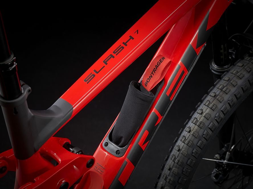 Trek Slash 7 NX (Gloss Radioactive Red / Matte Black)